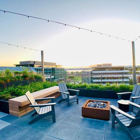 Posh Pad With Water Views Apartment Kirkland Exterior foto